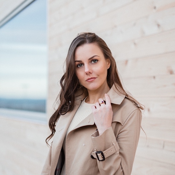 Meet your Posher, Brittany - Picture 2 of 2